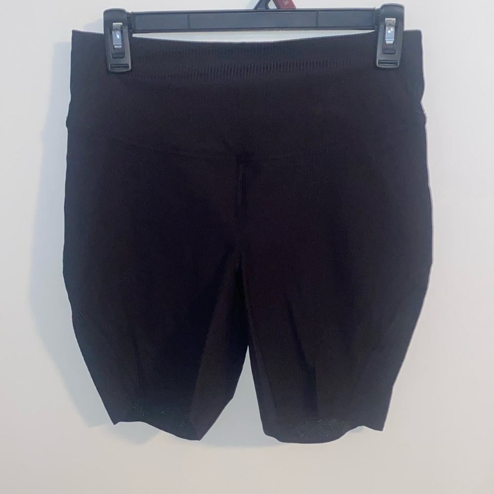 Lululemon Base Pace HR Short 6” Ribbed